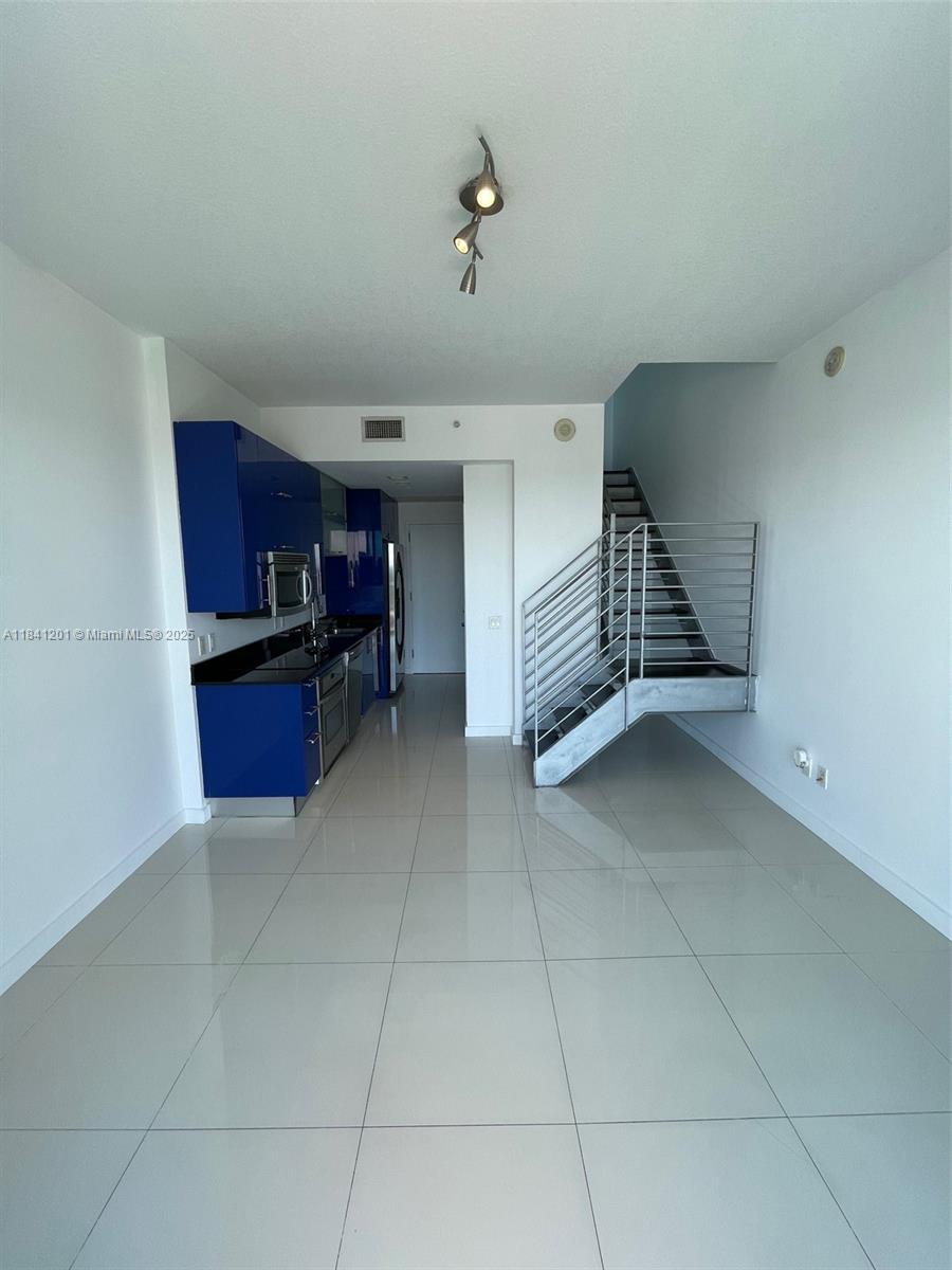 60 SW 13th St 2217 #2217 Miami FL