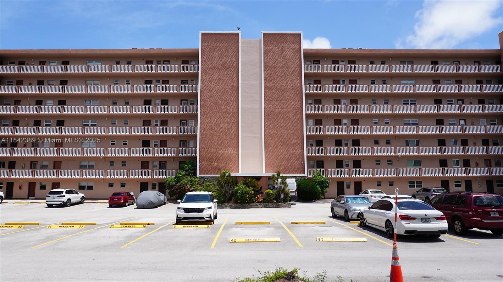 301 NE 14th Ave 703 #703 Hallandale Beach FL