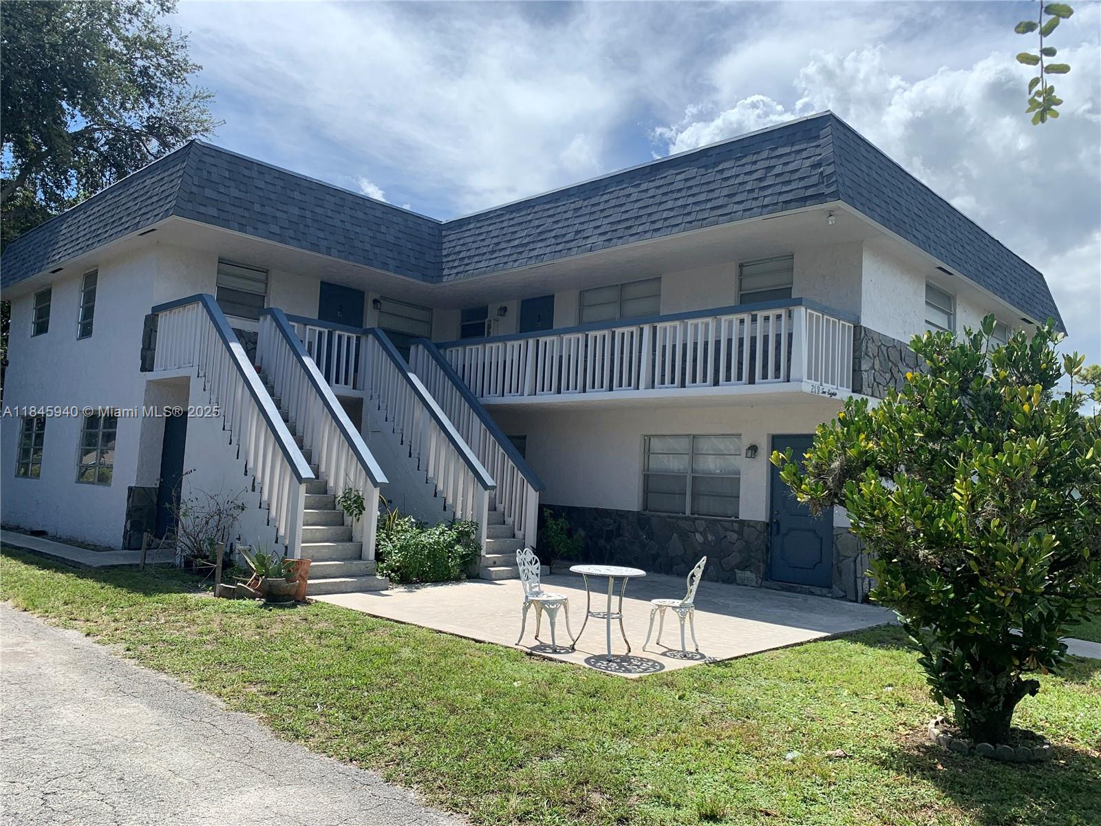 218 SE 10th Street 4 #4 Hallandale Beach FL