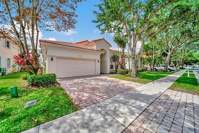 7314 NW 19th Ct Pembroke Pines FL