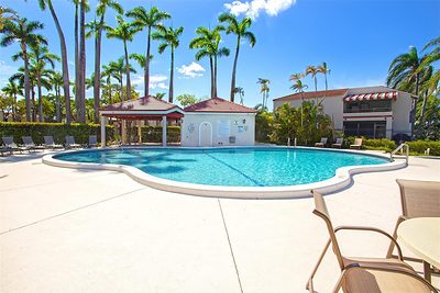 20110 NE 3rd Ct 8 #8 Miami FL