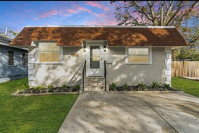 3721 9TH AVENUE S St Petersburg FL
