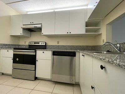 820 Twin Lakes Dr 820 #820 Coral Springs FL