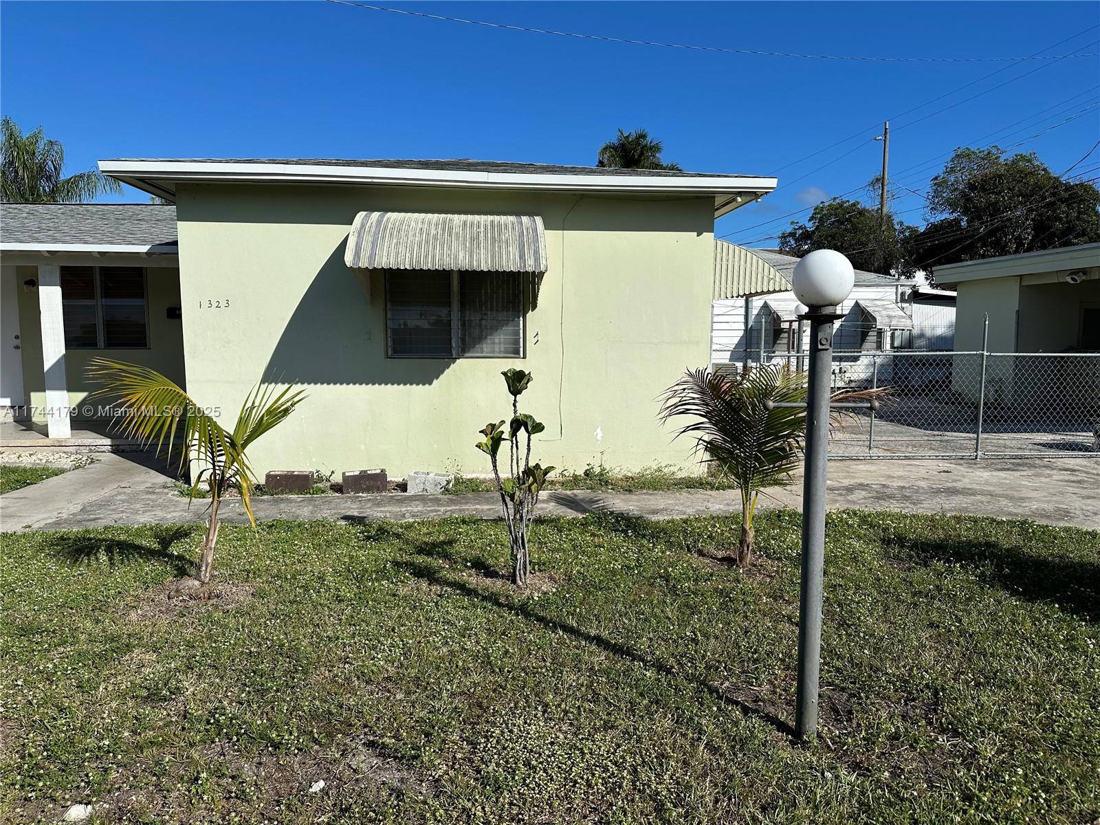 1323 N 16th Ct 1 #1 Hollywood FL