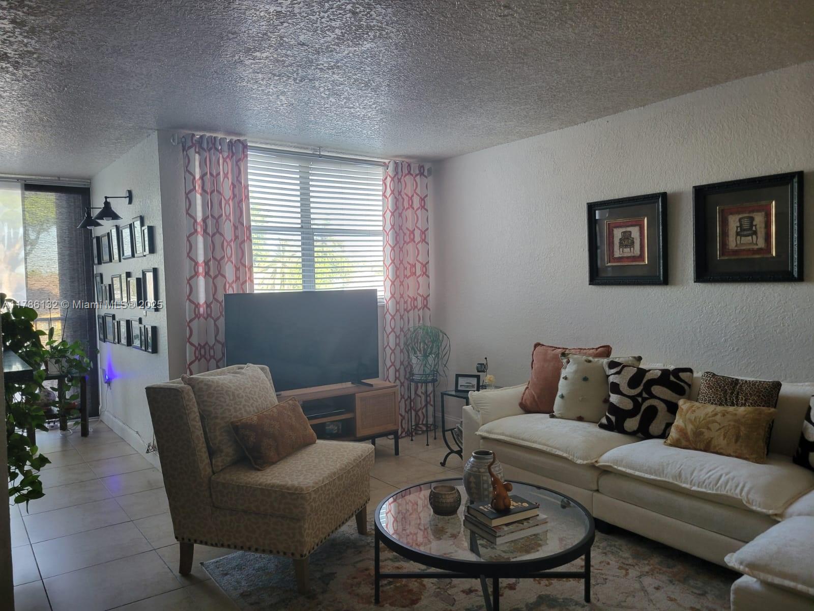 9411 SW 4th St 203 #203 Miami FL