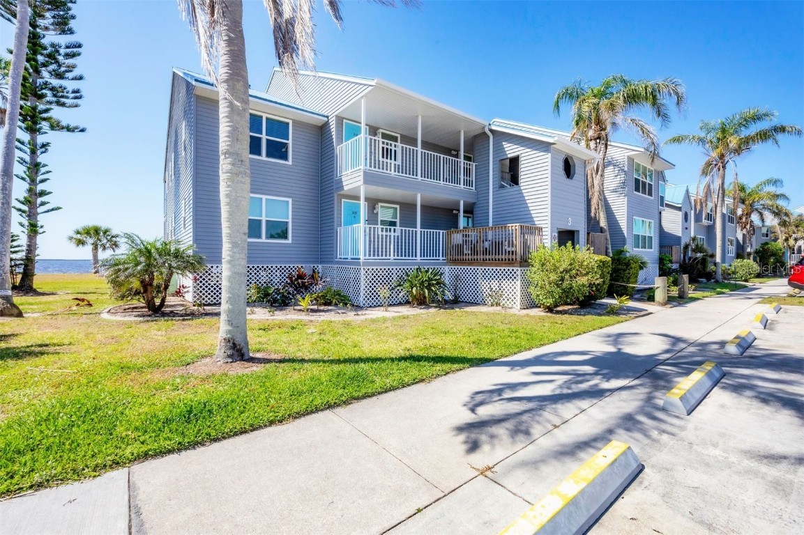 4410 WARREN AVENUE 306 #306 Port Charlotte FL