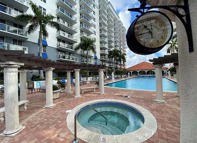 5085 NW 7th St 512 #512 Miami FL