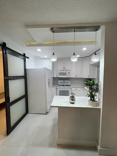 7910 Taft St 211 #211 Pembroke Pines FL