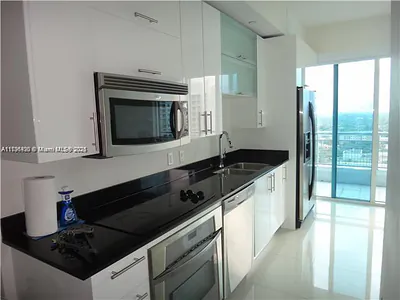 60 SW 13th St 1421 #1421 Miami FL
