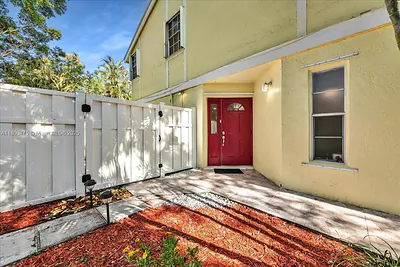 1060 SW 111th Way Davie FL