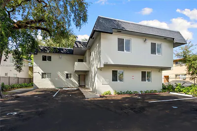 7722 NE 3rd Ct 5 #5 Miami FL