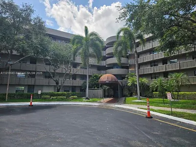 900 Colony Point Cir 505 #505 Pembroke Pines FL