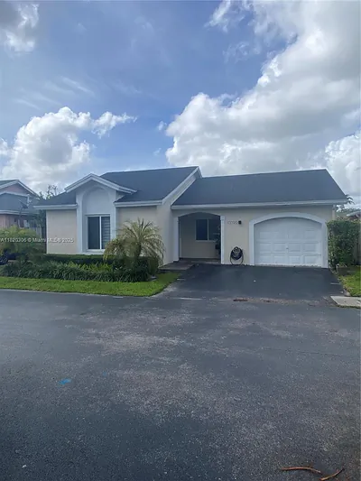 10090 NW 57th St Doral FL