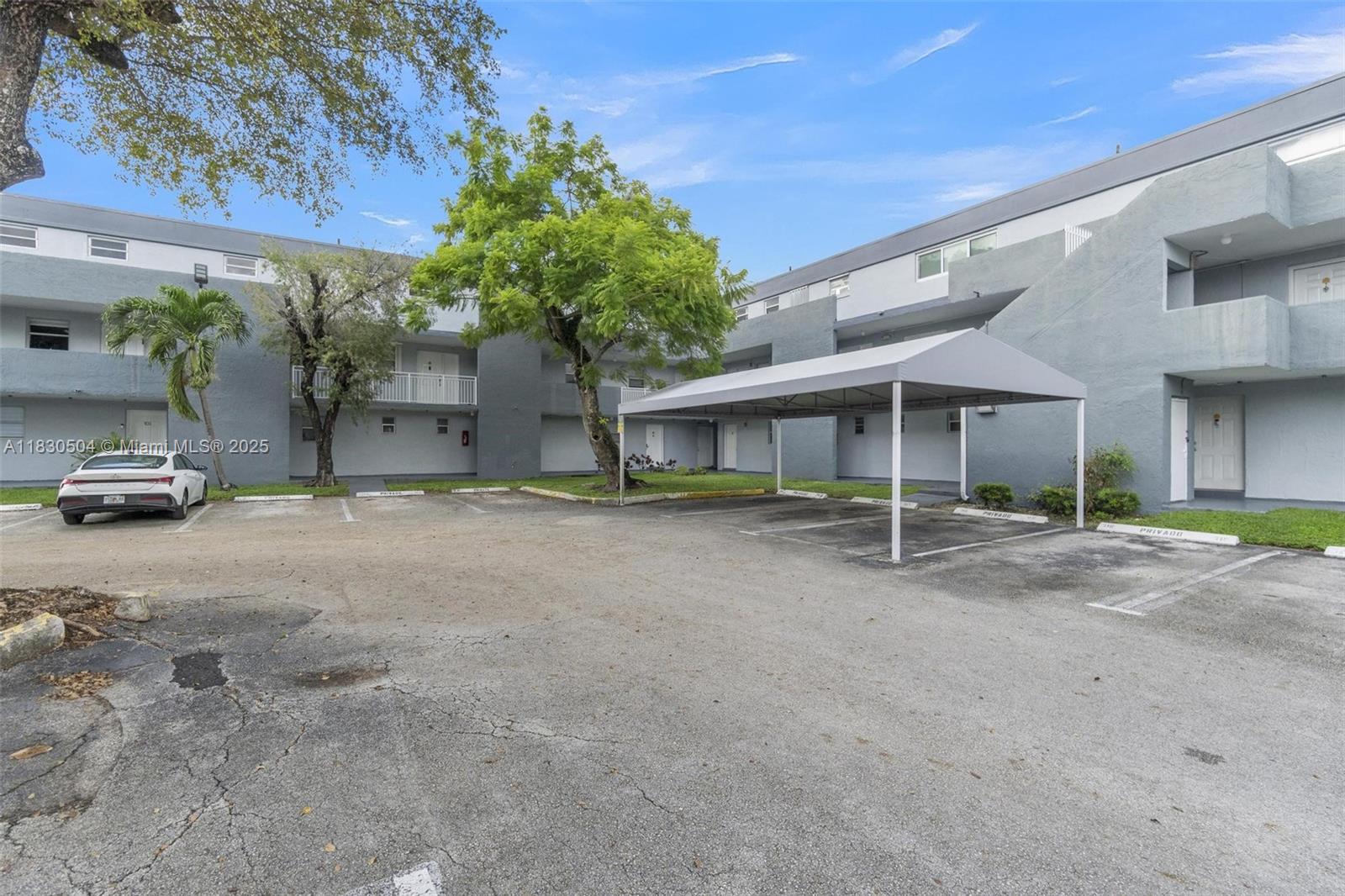 9371 Fontainebleau Blvd I209 #I209 Miami FL