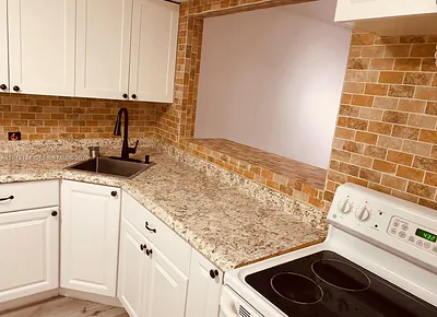 1550 NE 191st St 303 #303 Miami FL