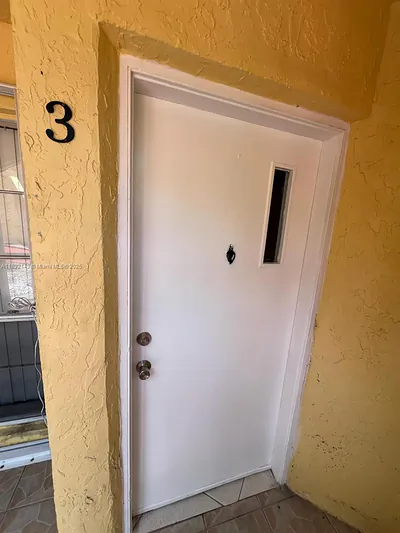 15605 SW 74th Cir Dr 3 #3 Miami FL