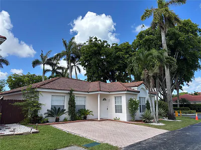 10234 NW 57th St Doral FL