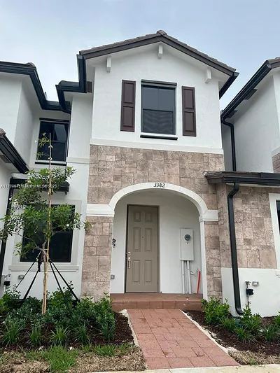 3382 W 114th Ter . #. Hialeah FL