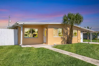 210 DUXBURY AVENUE Port Charlotte FL