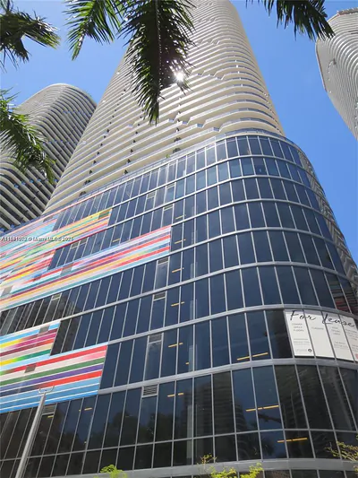 45 SW 9th St 2407 #2407 Miami FL