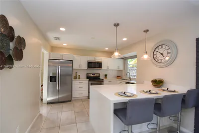 609 S Crescent Dr Hollywood FL