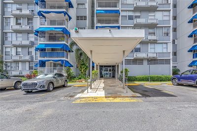 1246 Ave LUIS VIGOREAUX 1204 701 #701 Guaynabo PR