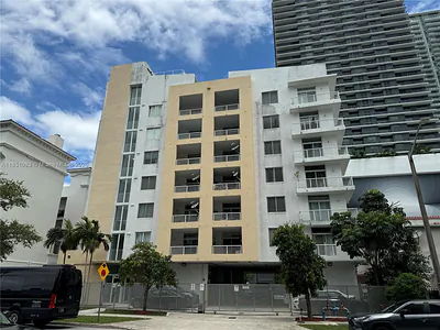 425 NE 30th St 303 #303 Miami FL