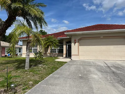 1052 S HARTSDALE STREET North Port FL