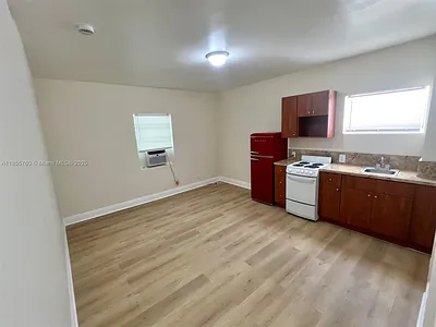 8411 Biscayne Blvd 8 #8 Miami FL