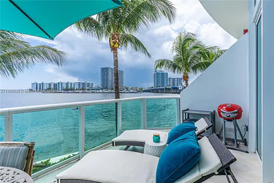 2000 Bay Dr 209 #209 Miami Beach FL