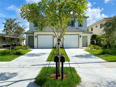 5860 Lincoln 5860 #5860 Hollywood FL