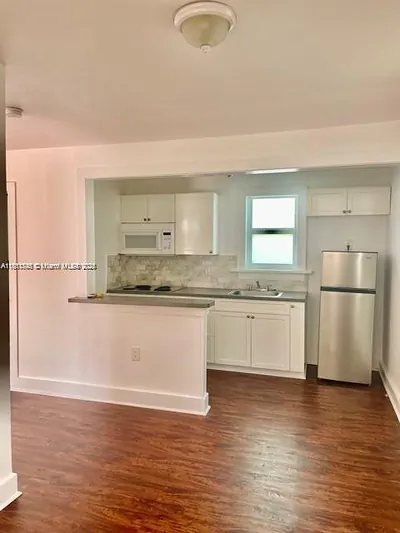 2811 SW 4th St 3 #3 Miami FL