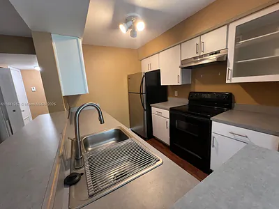 2350 NW 33rd St 808 #808 Oakland Park FL