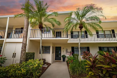 7050 FAIRWAY BEND LANE 165 #165 Sarasota FL