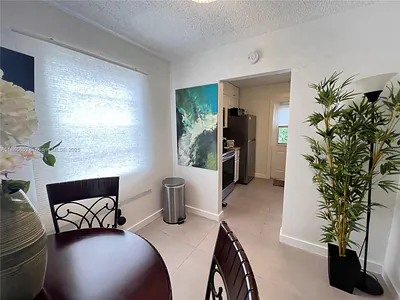 7179 SW 21st St 4 #4 Miami FL