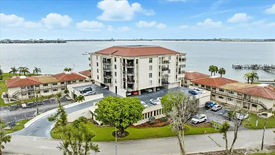 6051 SUN BOULEVARD 403 #403 St Petersburg FL