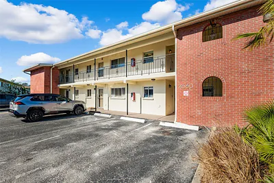 4560 OVERLOOK DRIVE NE 271 #271 St Petersburg FL