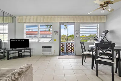 22 SE 3rd Ter 15 #15 Dania Beach FL