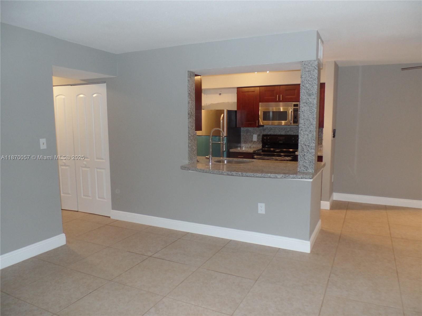 2341 NW 33rd St 410 #410 Oakland Park FL