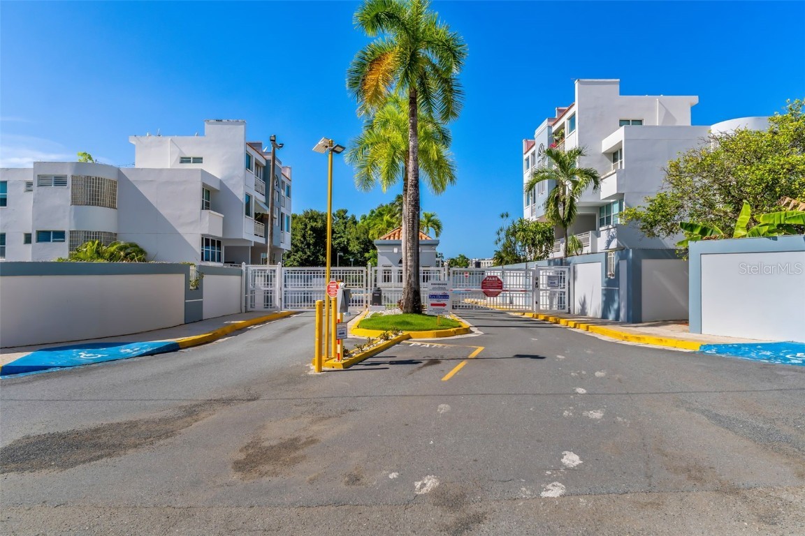 9285 COND CHALETS SEVILLANO 302 #302 Trujillo Alto PR