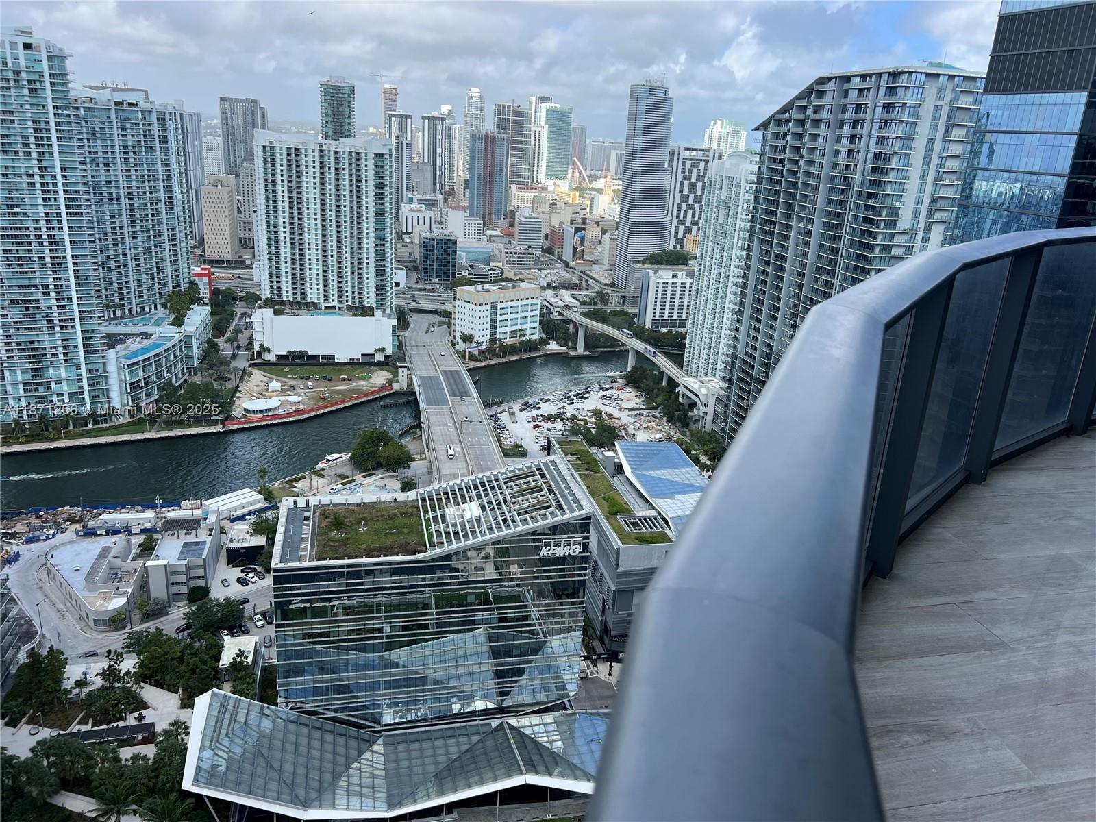 45 SW 9th St 4408 #4408 Miami FL