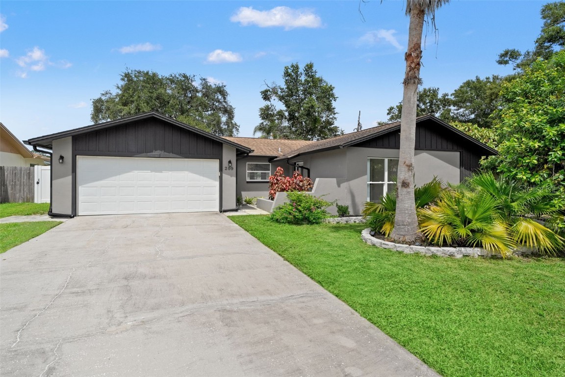 209 LOTUS DRIVE Safety Harbor FL