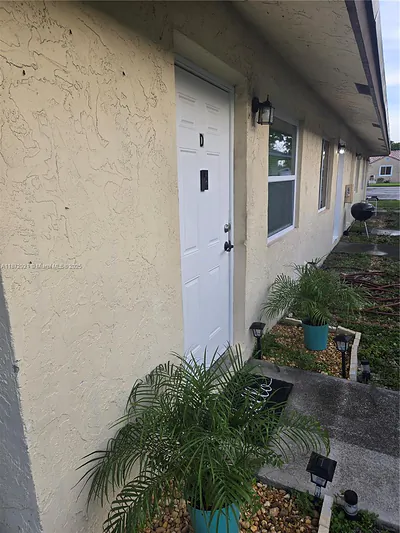 2450 Jackson St B #B Hollywood FL