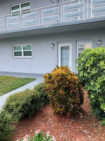 5660 80TH STREET N D103 #D103 St Petersburg FL