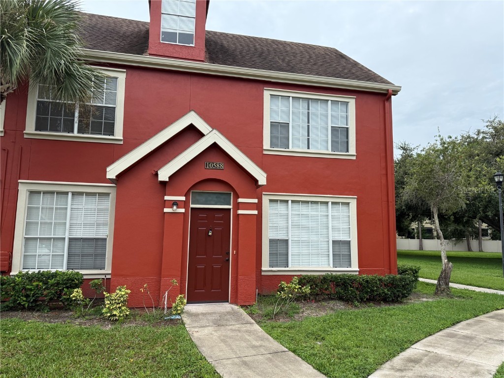 10588 WINDSOR LAKE COURT 10588 #10588 Tampa FL