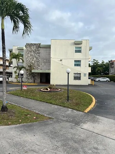 633 S Royal Poinciana Blvd A212 #A212 Miami Springs FL
