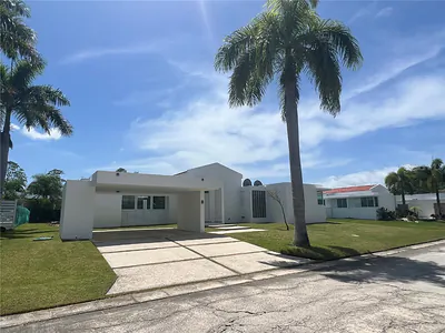 Ciudad Jardin I ALCANFOR 153-A #153-A Gurabo PR