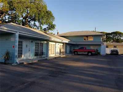 512 BARCELONA AVENUE 2 #2 Venice FL