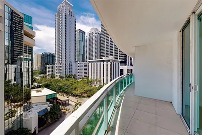 951 Brickell Ave 810 #810 Miami FL