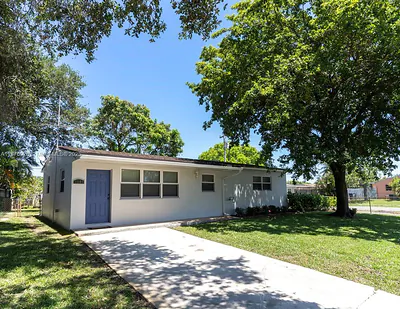 1101 N 71st Ter Hollywood FL